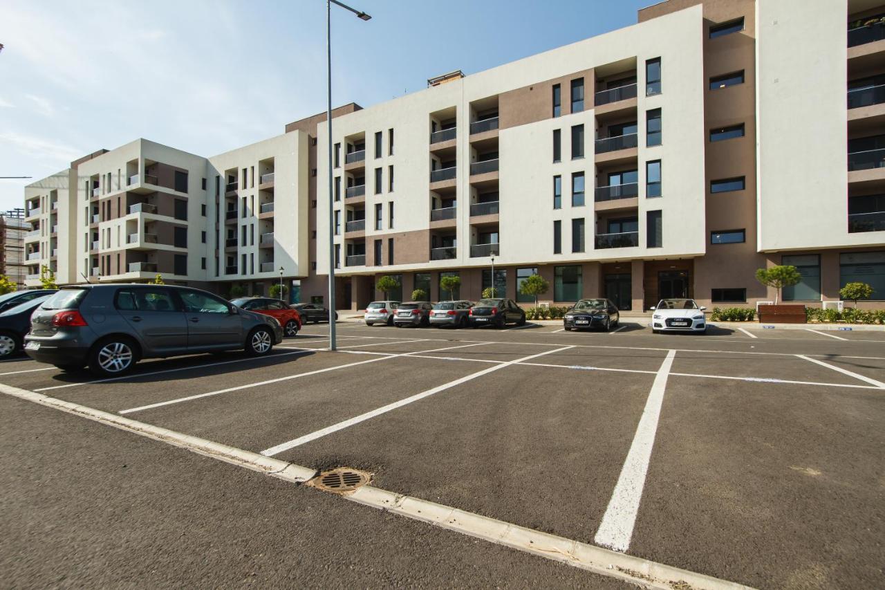 Chocolate Delight At West Residence Oradea Exteriör bild