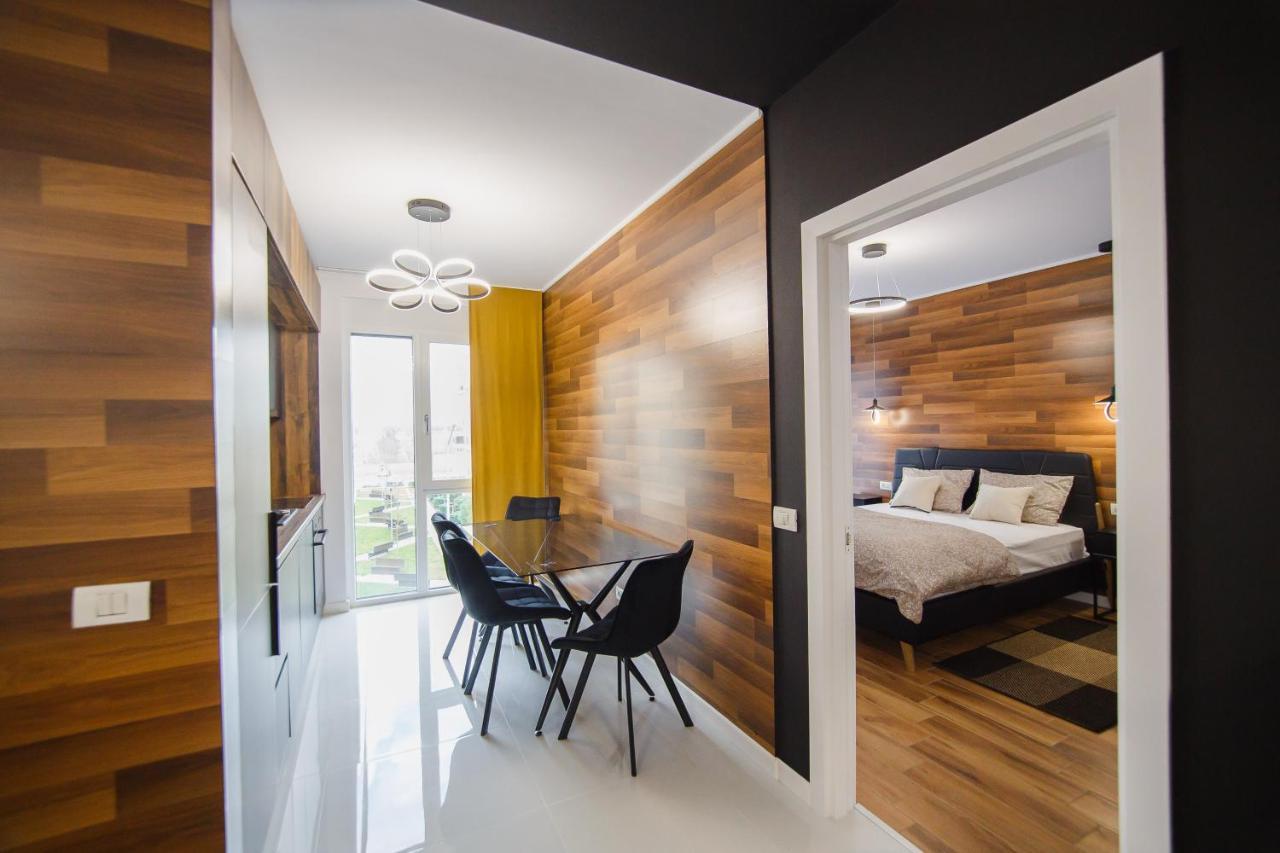 Chocolate Delight At West Residence Oradea Exteriör bild