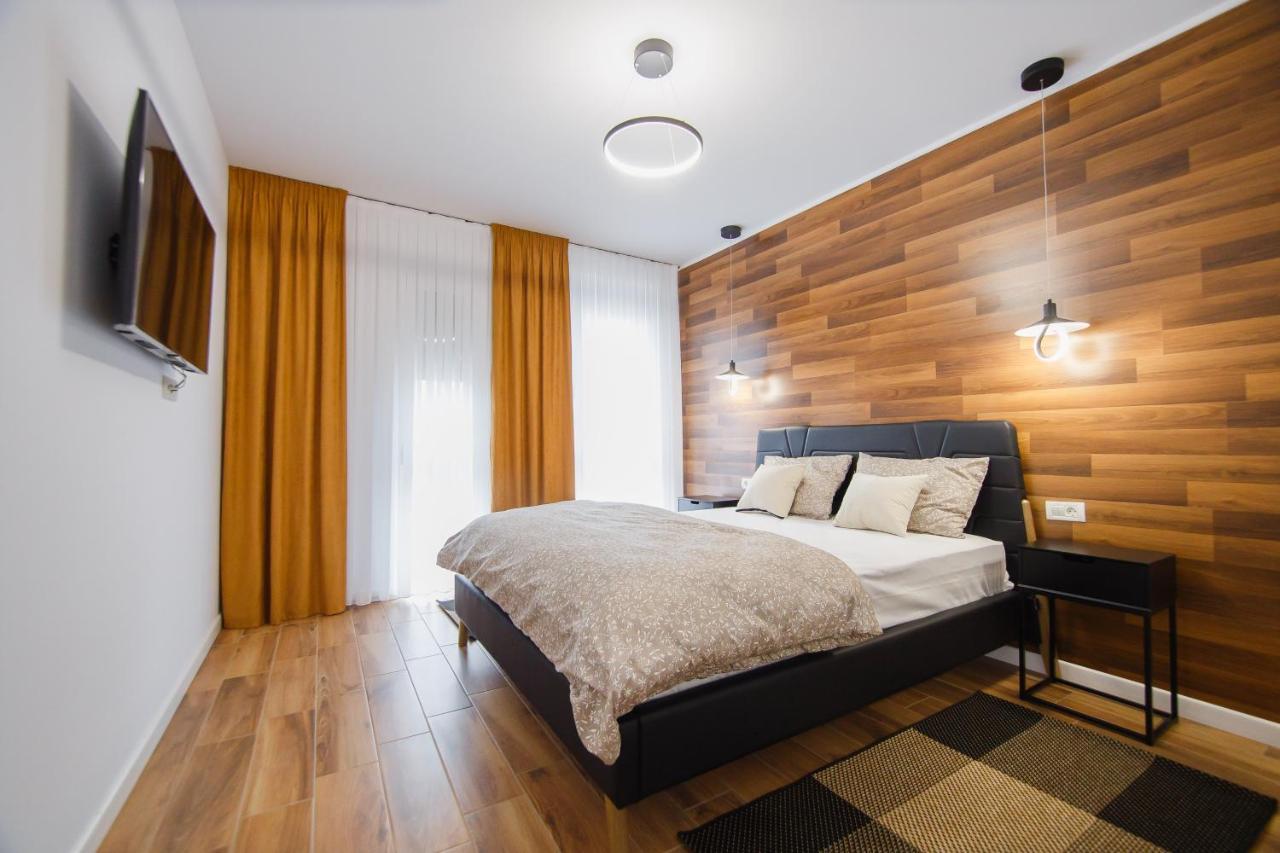 Chocolate Delight At West Residence Oradea Exteriör bild